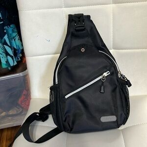 MOSISO Sling Backpack,Travel Hiking Crossbody Shoulder Bag black